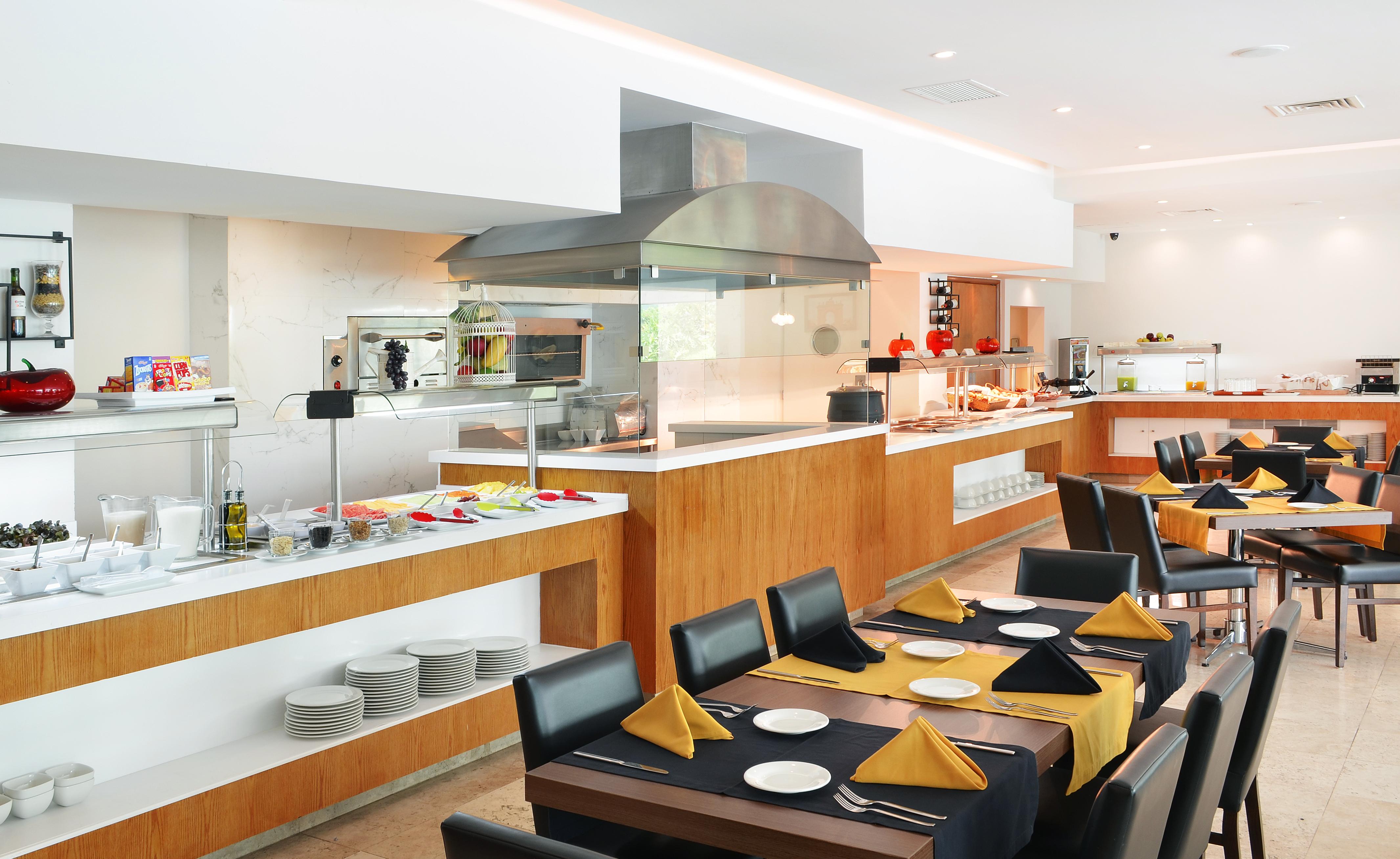 Radisson Poliforum Plaza Hotel León Restoran fotoğraf