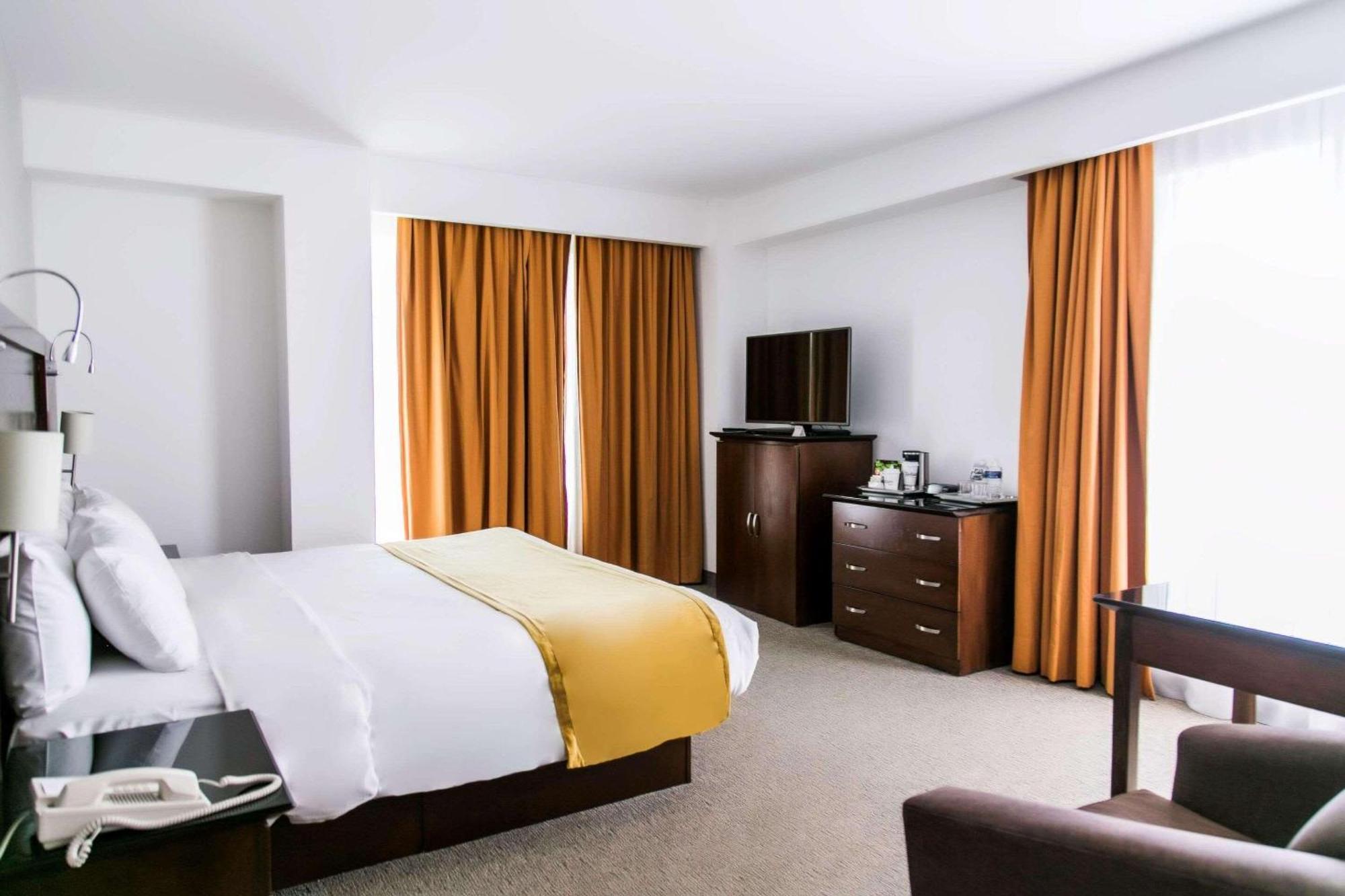 Radisson Poliforum Plaza Hotel León Dış mekan fotoğraf